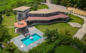 Bel Air Mansion By Stayvista - A Tranquil Oasis With A Spacious Deck, Gazebo & A Mini-Amphitheatre